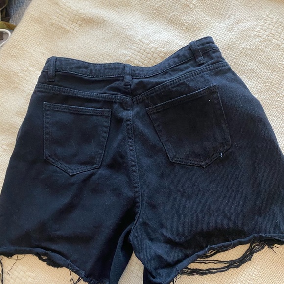Black Missguided shorts - Picture 2 of 3